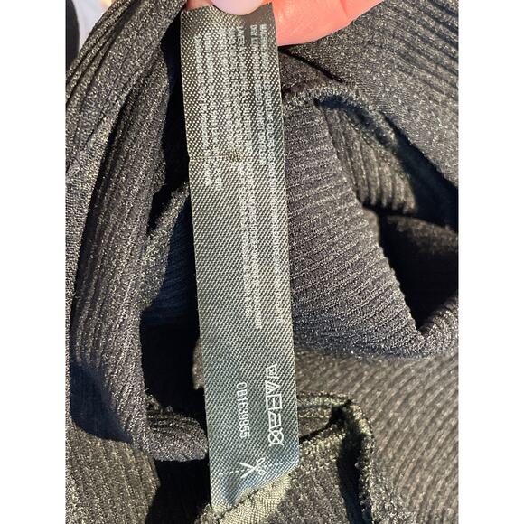 Out from Under Urban Outfitters Top Women’s Med/L Black LS V-neck Ribbed Cropped - Picture 5 of 5